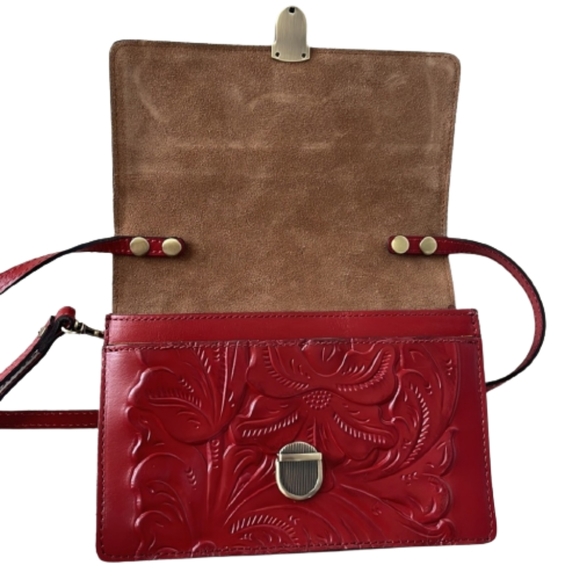 Patricia Nash Tooled Ochre/Red Lanza Crossbody Organizer NWT - Picture 4 of 15